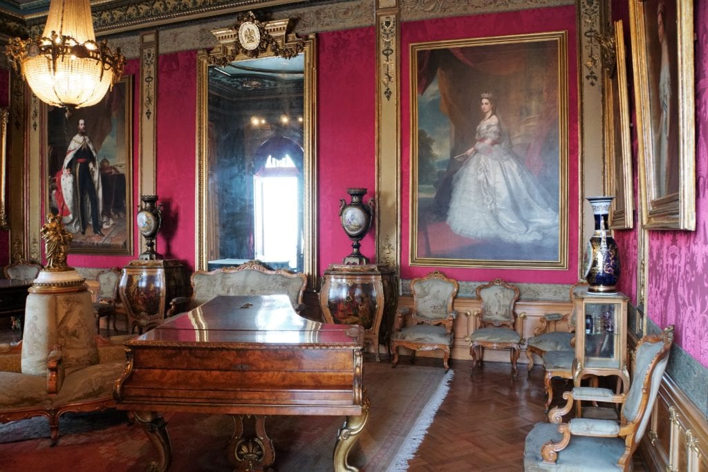 Room with piano at Chapultepec Castle