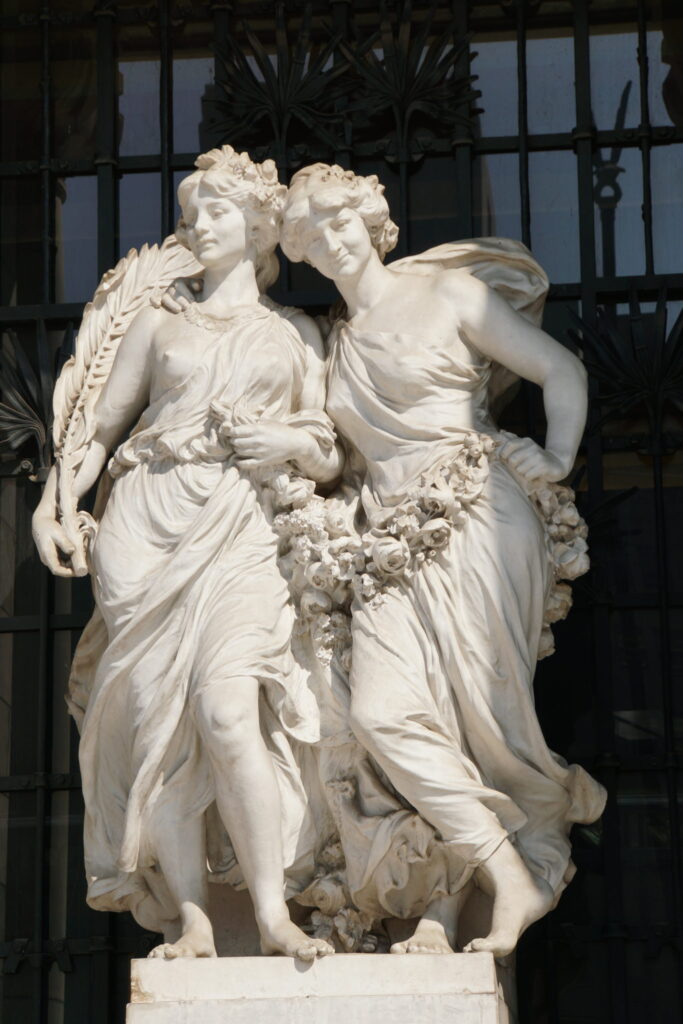 sculptures on Palace De Bellas Artes