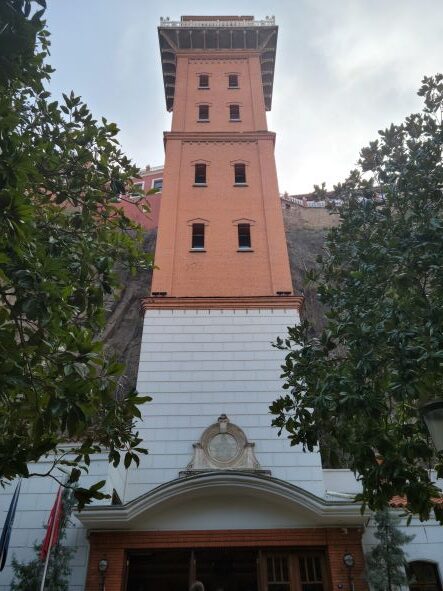 İzmir Tarihi Asansör (Elevator)