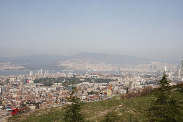 İzmir Tarihi Asansör (Elevator) view over looking the city