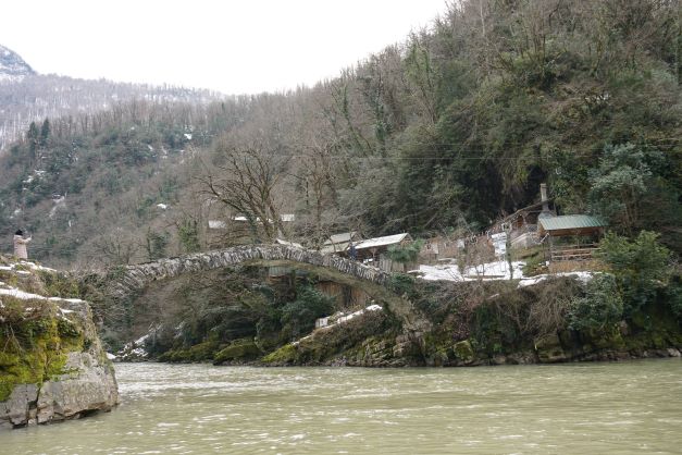 King Tamar bridge over the river