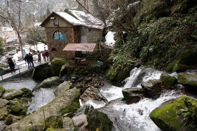 Makhunceti Waterfall pathway up