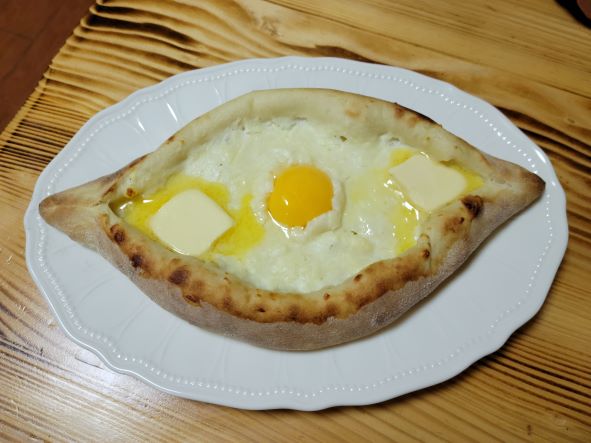 khachapuri Adjaruli