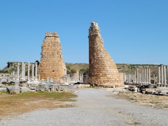 Hellenistic gate towers at Perge