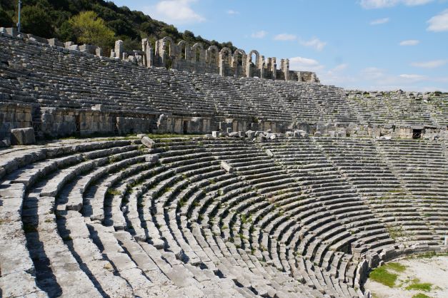 Perge Theater seating