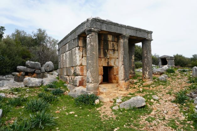 Tomb at Kanlidivane