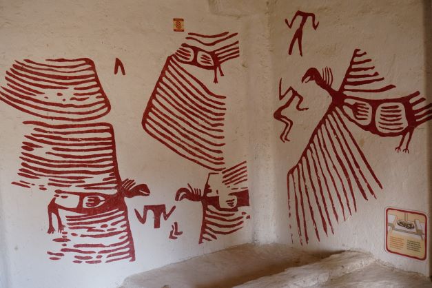 Wall pictures of bird at mock house at Çatalhöyük