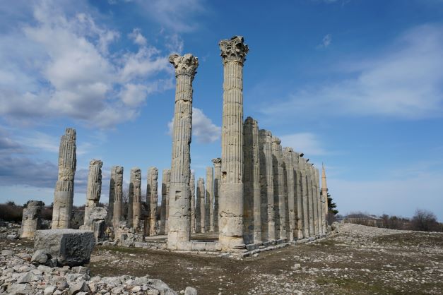 Zeus temple at Uzuncaburc