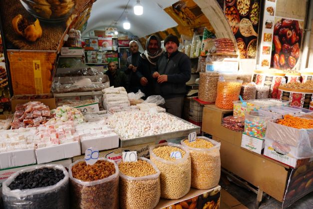 Dergah Çarşısı Bazaar shop keeper selling sweets