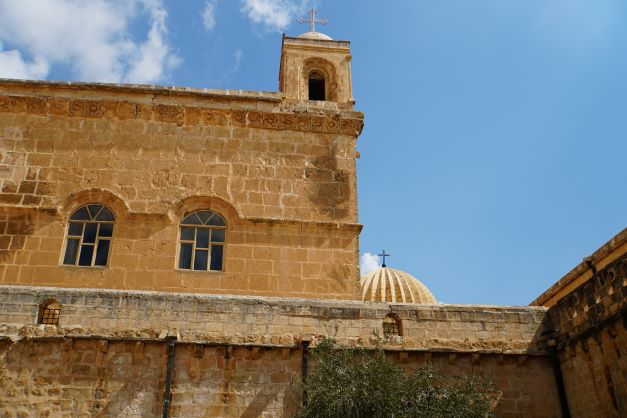 Deyrulafrazan Monastery crosses