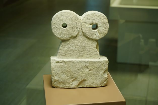 Stone statue Eyes