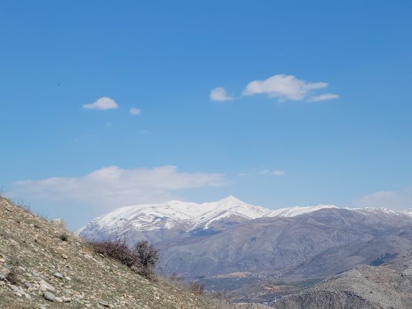 view looking toward the mountains from Karakuş Tumulus