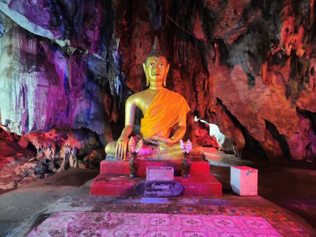 Buddha found in Wat Tham Khao Pun