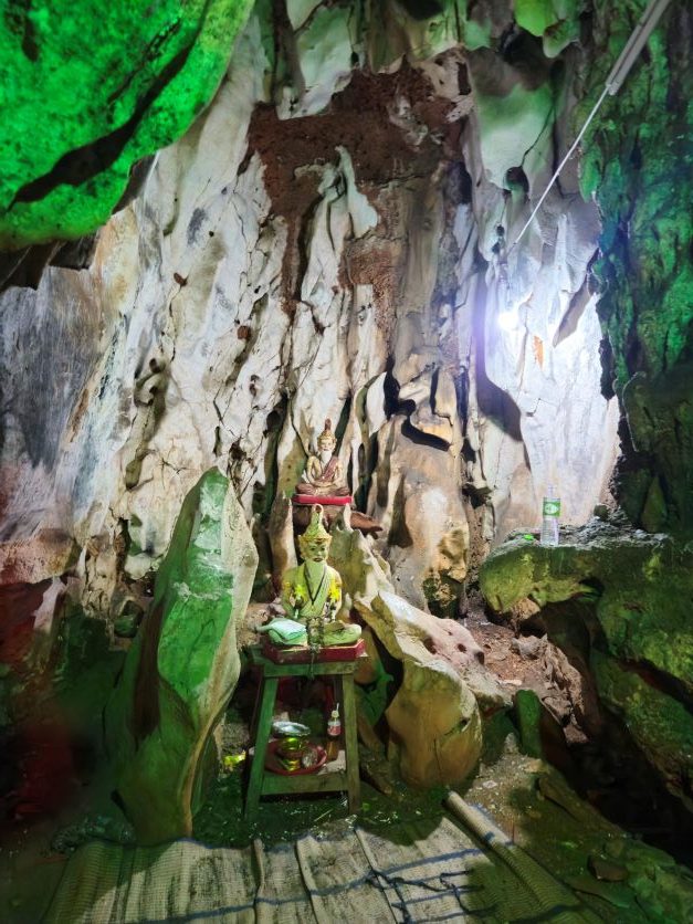 Shrine at cave Wat Tham Khao Pun